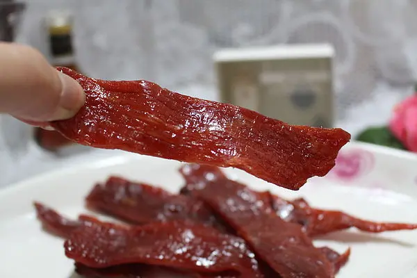 傳統好風味超涮嘴零食肉鬆蛋捲。添興師（新珍香）