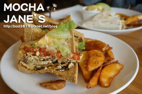 【台中西區】MOCHA JANES cafe 摩卡珍思－平價早午餐，附飲品，奶茶好喝！（尼克咖啡四號店、近美術館）
