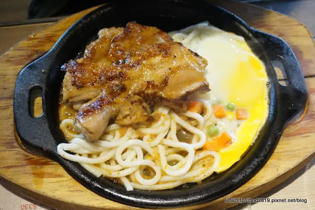 【新北板橋】安格士牛排館（板橋店）－親民價格，選擇多樣化的牛排吃到飽