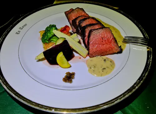 捷運大橋頭站 台灣材料, 法式作法的 知貳茶館