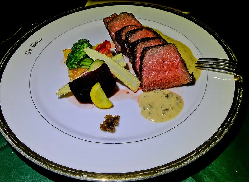 捷運大橋頭站 台灣材料, 法式作法的 知貳茶館