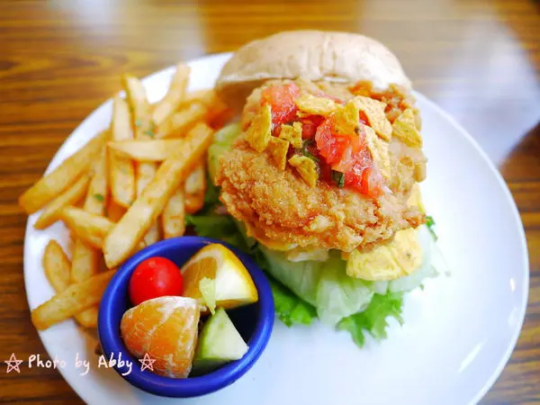 【食記:捷運永春站】聚餐聊天的好地方。再訪N+n喫早餐。林口公園旁/豐富早午餐