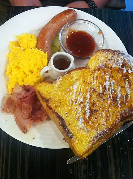 [公館] 鯊魚咬吐司 木瓜牛奶＆鬆餅專賣 ＃手作厚切土司＃紐約布丁吐司