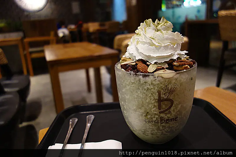 【台中】Caffe Bene(台中公益店)；冬天來韓國咖啡館吃剉冰！！就算深夜也能來這邊一用餐一邊享受寧靜悠閒時光。