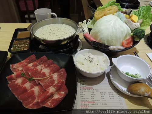 台中逢甲．奶香濃青花辣的超值團購火鍋@養鍋石頭涮涮鍋
