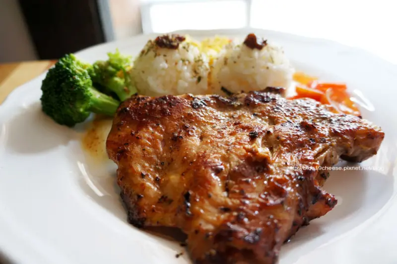 台中 8日8(八日八) -誠意料理.簡單裝潢.我有喜歡