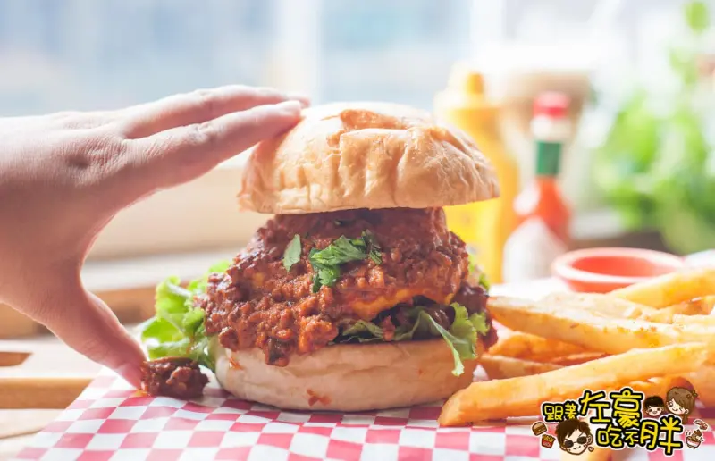 火山爆發系美式漢堡 可里小餐館 奶油海鮮義大利麵香滑滿分~