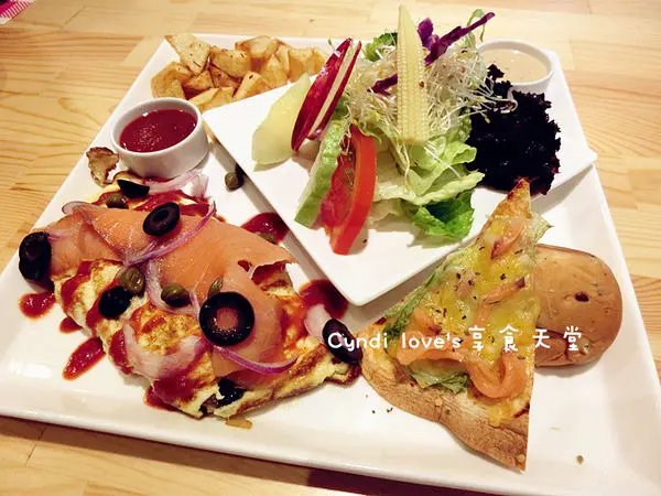 美食▶台中西屯區│造角。平價又大澎湃的輕食美食享受，美好的角落，駐足休息之地!!﹝台中平價咖啡廳、台中輕食下午茶甜點﹞