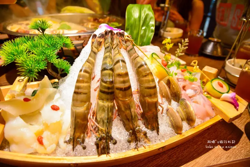 Kaohsiung｜高雄‧前金｜台中小肥牛蒙古鍋二代店*右京棧‧大吟釀の鍋酒粕麻辣鍋