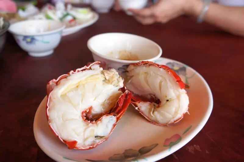 花蓮美食-在地人推薦必吃鹽寮"055龍蝦海鮮餐廳"