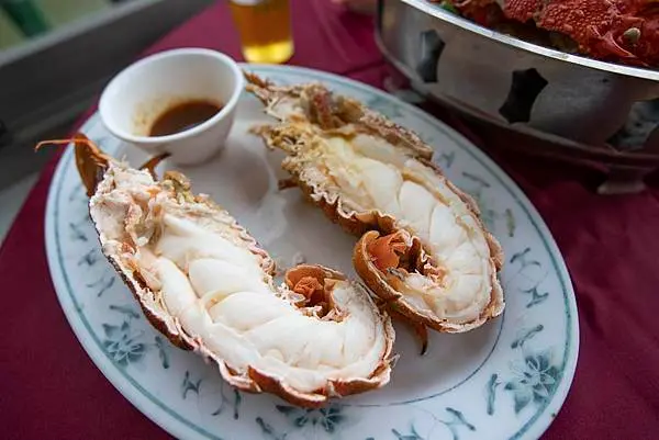 花蓮超經濟實惠055龍蝦海鮮餐廳 - 肌肉猛男海戰車