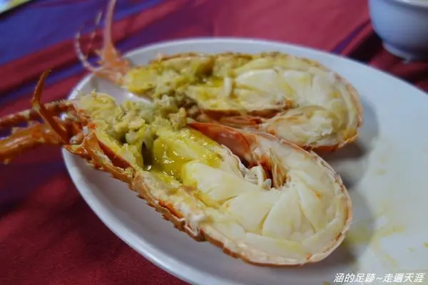 [食記] 花蓮壽豐鹽寮 【055龍蝦海鮮餐廳】~ 新鮮美味活龍蝦一隻不到500元，CP值超高海鮮景觀餐廳