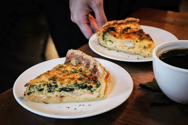 台北信義｜Maple Maple Cafe～優雅道地的豐富鹹派！胡天蘭加拿大美食推薦（捷運永春站）～