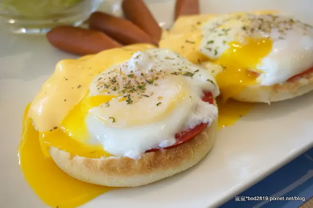 【台中西區】番茄與青鳥－科博館附近平價早午餐，美式咖啡很優秀，班尼迪克蛋也不賴