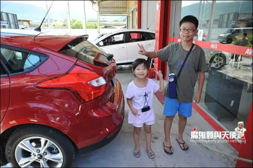 《2014花蓮金針花季5日遊》花蓮火車站AVIS安維斯租車．公正包子vs周記蒸餃．京湘排骨麵飯．鋼管廟口紅茶vs黎明紅茶