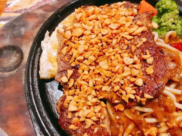 【宜蘭五結。來來牛排館】不像賣牛排的牛排館，宜蘭最有名的牛排館