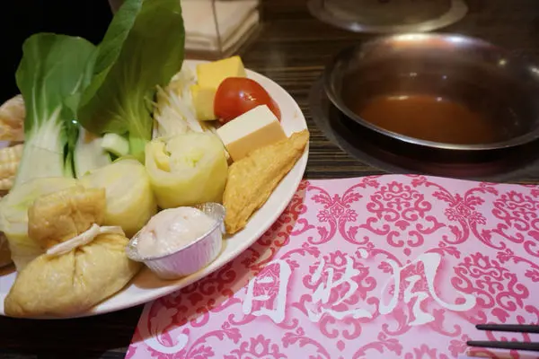 食記 ► 台北 大安區 ◄ 自然風涮涮鍋 ✔ 市民大道美食大道中的一道大曙光 x 無味精一起吃健康火鍋