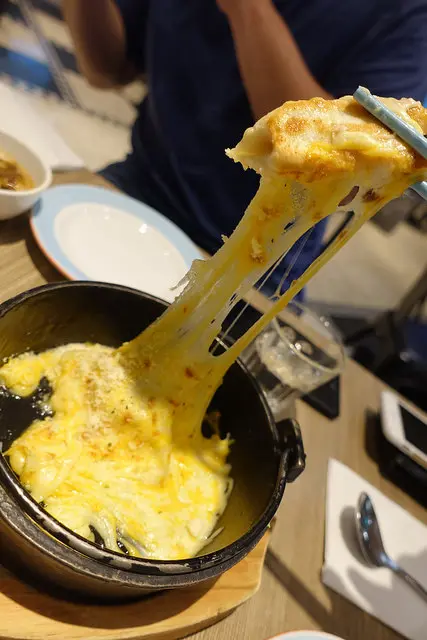 (胖樺食記)微風台北車站推薦餐廳「紅豆小館」/ShanghaiExpress南港/上海菜/五色小籠包/起司煎餃/多人聚餐