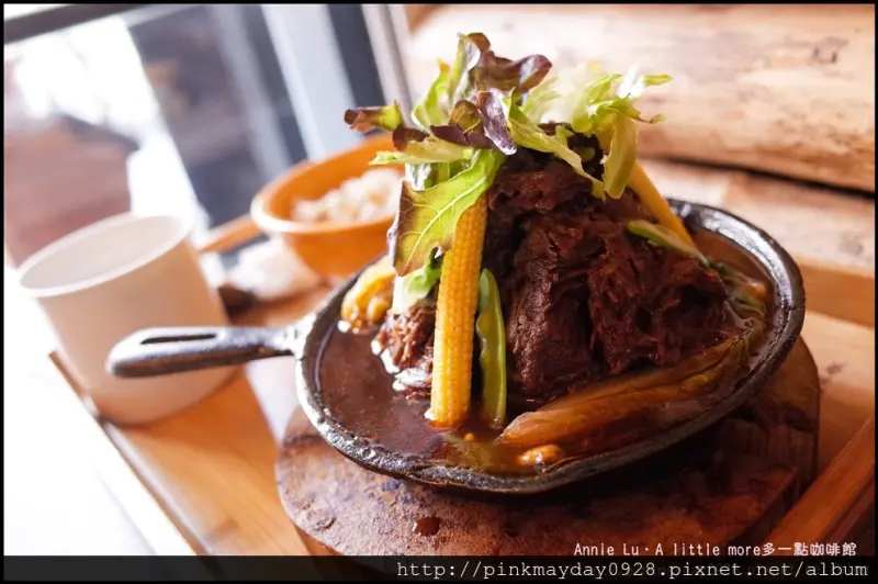 ✿高雄✿ 人氣超夯的早午餐份量之王 大推自家烘焙的AOP吐司 鬆軟綿Q的口感真的是很厲害 ➜ A Little More 多一點咖啡館