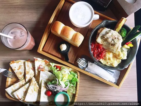 2020高雄早午餐推薦【多一點咖啡】早午餐就是要多吃一點，給你多一點的美好料理度過一天的早晨時光~