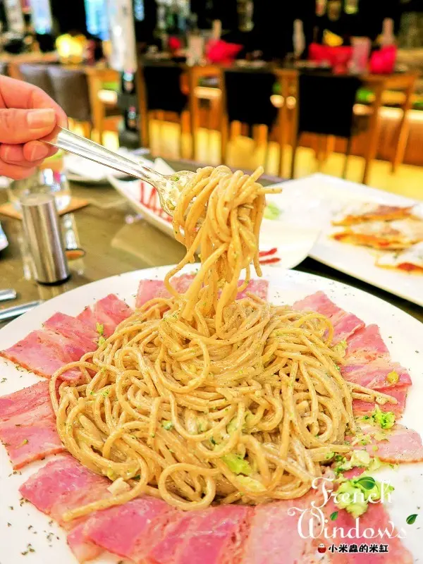 【捷運市政府站】FrenchWindows 琺蘭綺瑥朵~奢華待遇，六星級尊爵享受，好姊妹的約會勝地♥(免費WIFI/不限時/約會聚餐聖地)