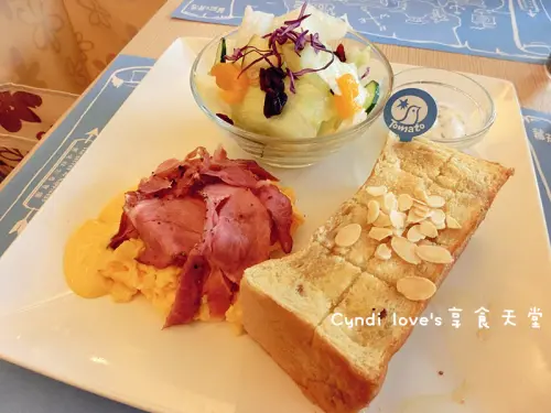 美食▶台中西區│蕃茄與青鳥。近科博館平價又美味的輕食下午茶享受，與青鳥的小確幸!﹝台中平價咖啡廳、台中好吃鬆餅﹞