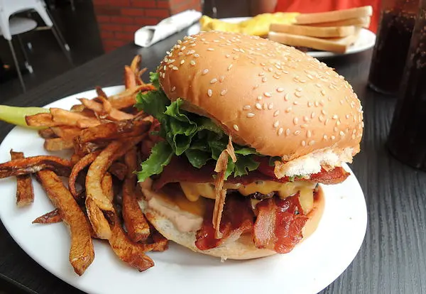 台中．道地美式好的沒話說的早午餐@Uptowner Brunch雙城美式早午餐(+wifi)