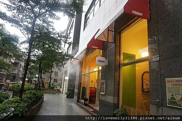 (美食)永和  療癒型小店!!!創意吐司飲品厚片超人♥::2gether永和店::