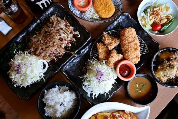 松山區炸豬排推薦-卡滋日式豬排專賣店.松山美食.日式豬排老店.松山日式豬排.炸豬近松山菸廠、京華城、南京三民捷運站