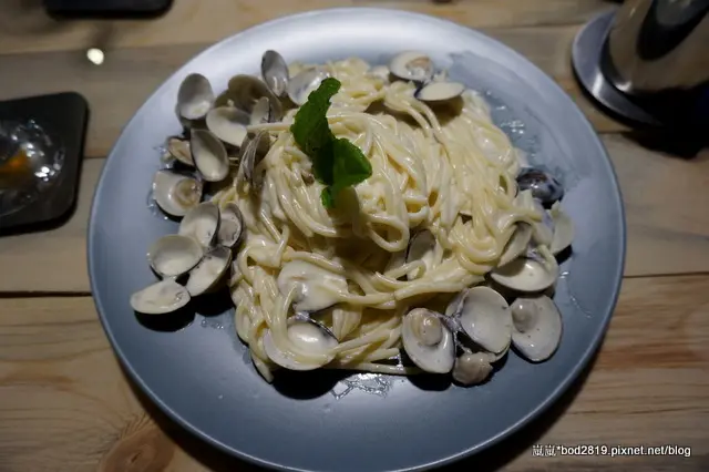 ＜邀約＞【台中北區】HUN混－一中新開的輕食店，適合朋友聊天聚餐！（台中科技大學對面）