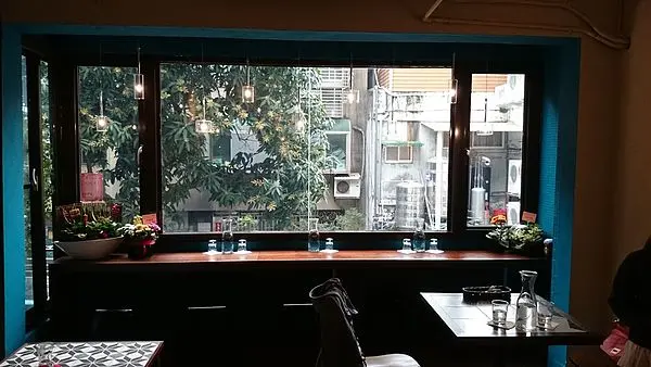 Dine in cafe_中山站有點新的店