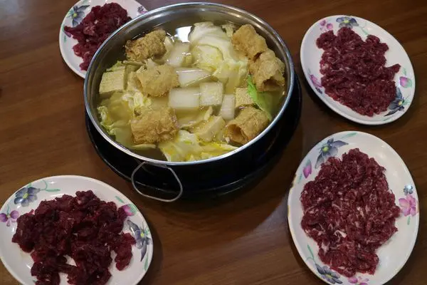 高雄前金區=<食>牛老大涮牛肉~身為高雄人不能不知道的涮牛肉界的第一把交椅!!!!最大尾的老大=