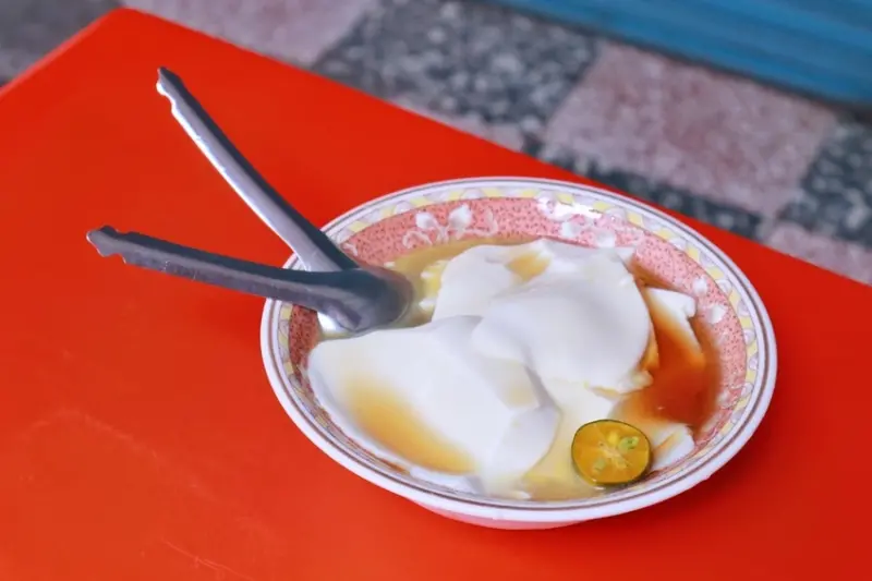 【高雄】鹽埕王家甜湯之家，純手工古早味金桔檸檬豆花。