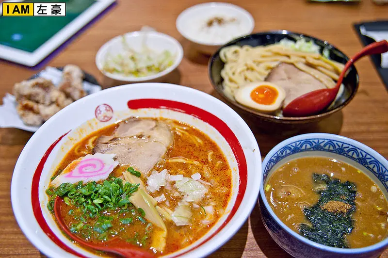 [食記] 高雄o前鎮區 三田製麵所 (夢時代店)