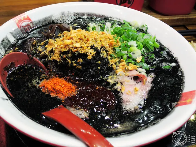 ※ 凪Nagi豚骨拉麵 ※【星羽愛美食-台中西屯】部落客評選台中最好吃連鎖拉麵，吃軟吃硬湯頭濃但自己選擇，粉好吃但吃到後面頗鹹~