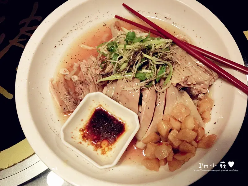 彭城堂台菜海鮮餐廳。懷舊風格餐廳!辦桌!超適合家庭同事朋友聚餐!香噴豬油飯、蜜地瓜紅豆冰無限量供應!