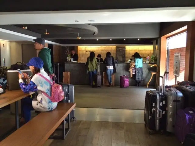 
[台北酒店 - Simple+ Hotel] 店如其名 - 設計有夠簡約, 但 Plus 在哪? 
