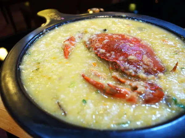 品潮粥*生米老火熬粥~大推美味紅蟳砂鍋粥              