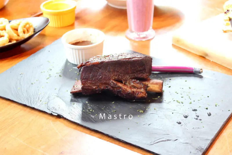 【男子的日常生活】Mastro Cafe,內湖不限時早午餐 咖啡 餐酒館,帶骨牛小排低溫烹煮,舒芙蕾鬆餅給你一日小確幸。港墘站/ 台北內湖/ 美式餐廳