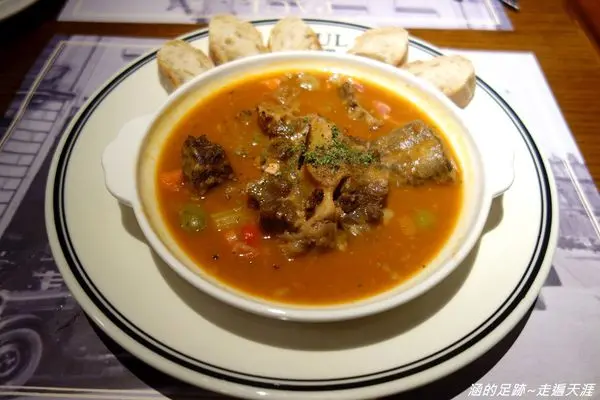 [食記] 台北仁愛圓環 - PAUL 法國麵包甜點沙龍 ~ 聚餐約會好地方，美味的花都小酒館料理