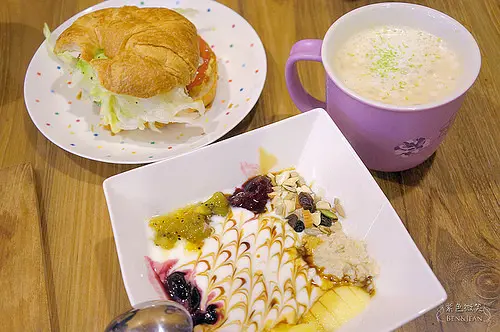 ▋宜蘭美食▋宜蘭市. 活力泉源~播放古典樂的手工優格早餐店