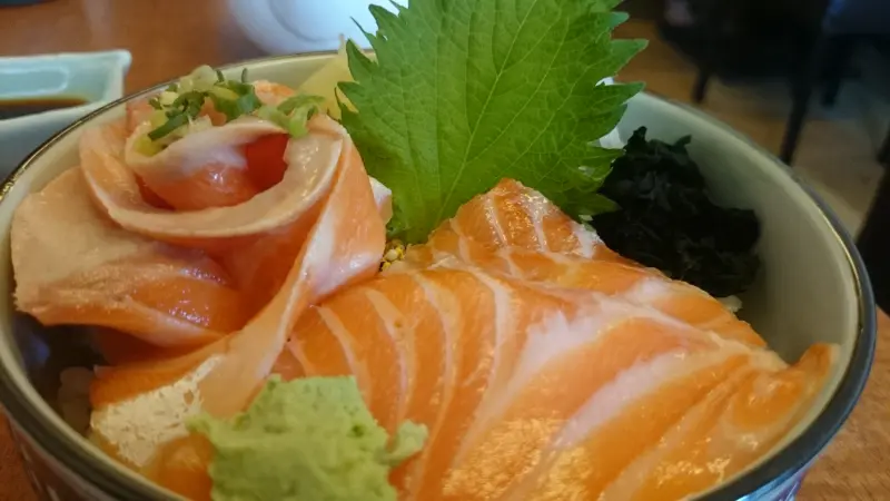 楓川日本料理_CP值超高的鮭魚丼