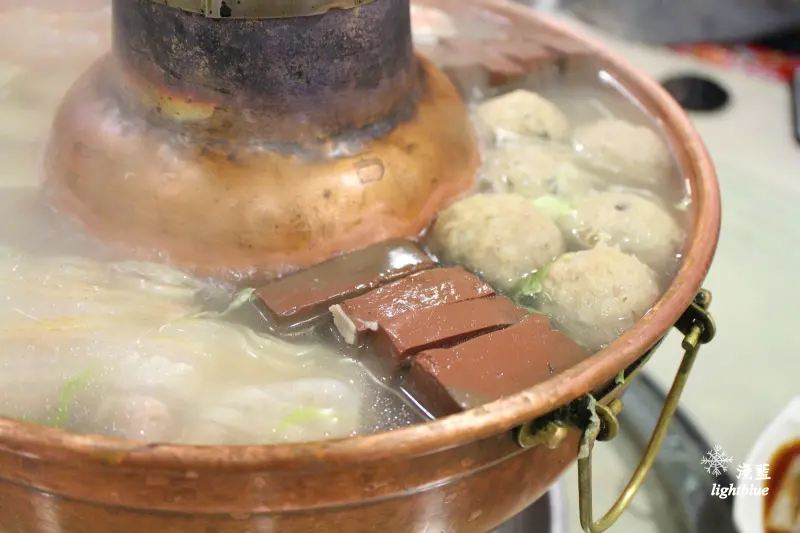 [ 松江南京站．長春路美食 ] 淺藍 × 東北軒酸菜白肉鍋～純正哈爾濱東北菜