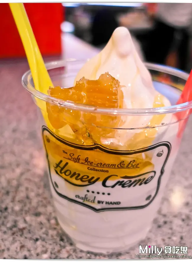 ◆高雄。前鎮區美食◆韓星最愛冰淇淋來襲-高雄也有韓國HoneyCreme蜂巢冰淇淋囉~(高雄新光三越三多店)