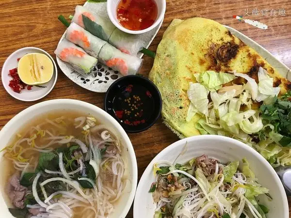【台中東區】教你如何花100元就可以吃到多道越南道地料理，想吃平價又不遜色的越式小吃來這就對了 || 越南小吃