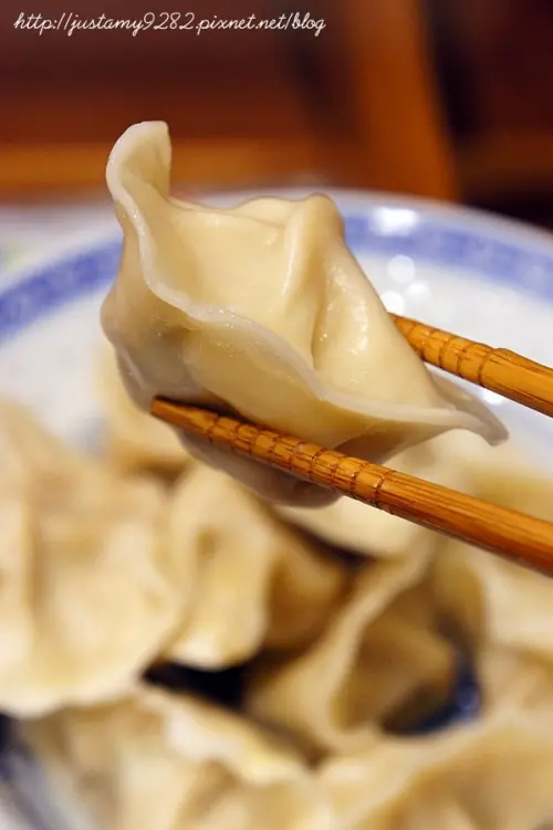 體驗 ☞ 團購美食 ▍喬園手工大水餃 ▍個頭不小~ 如湯包般の鮮嫩多汁!!!