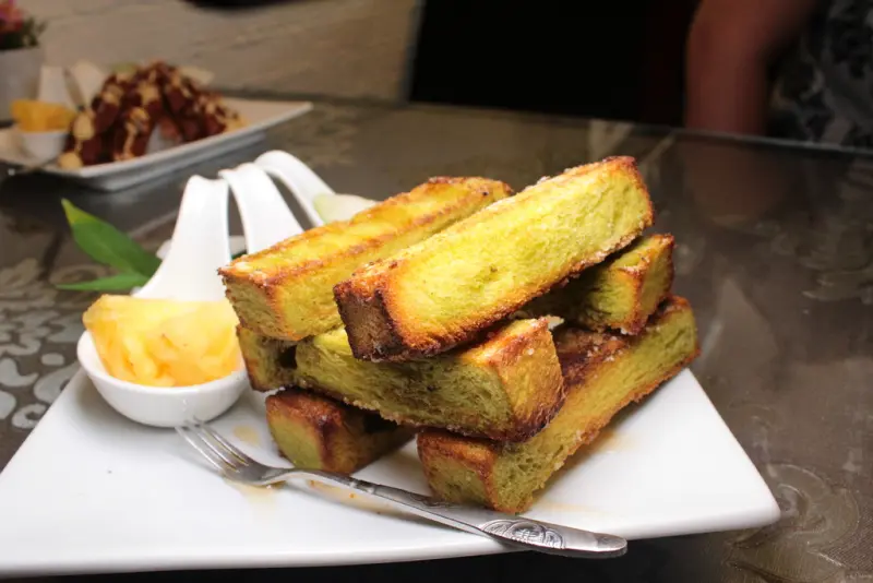 【宜蘭/羅東下午茶】58cafe，出現綠色方塊吐司!?超萌喵星人拉花，酥脆軟綿的口感讓人想再來一份！！老屋改造咖啡廳。