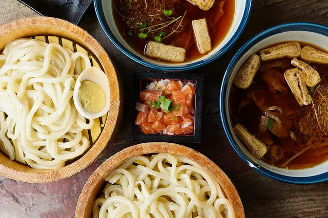[食記]內湖大食代 讚岐烏龍麵 冰涼Q彈 金黃日式炸物 - 溫屋烏龍麵(溫や） 