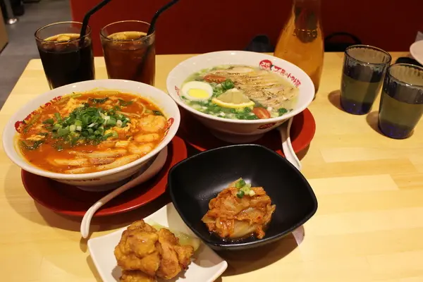 太陽蕃茄拉麵(誠品信義店)加麵不加價