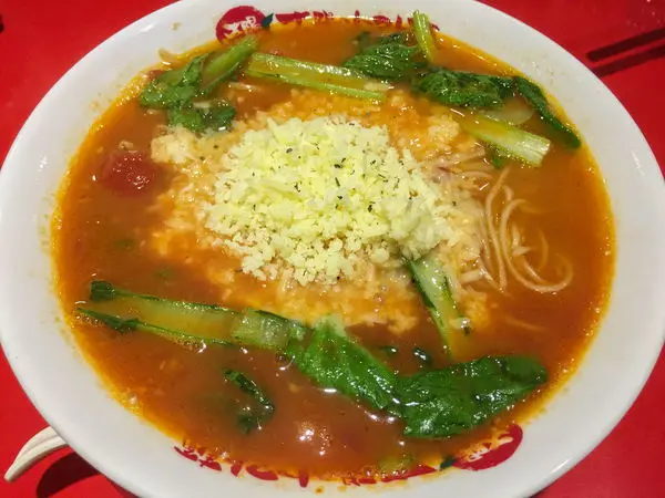 太陽蕃茄拉麵 - 耳目一新的偏酸湯底